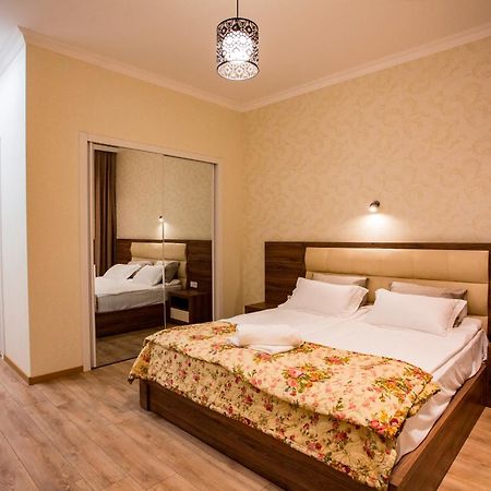 Yellow Apartment In Avlabari Τυφλίδα Εξωτερικό φωτογραφία