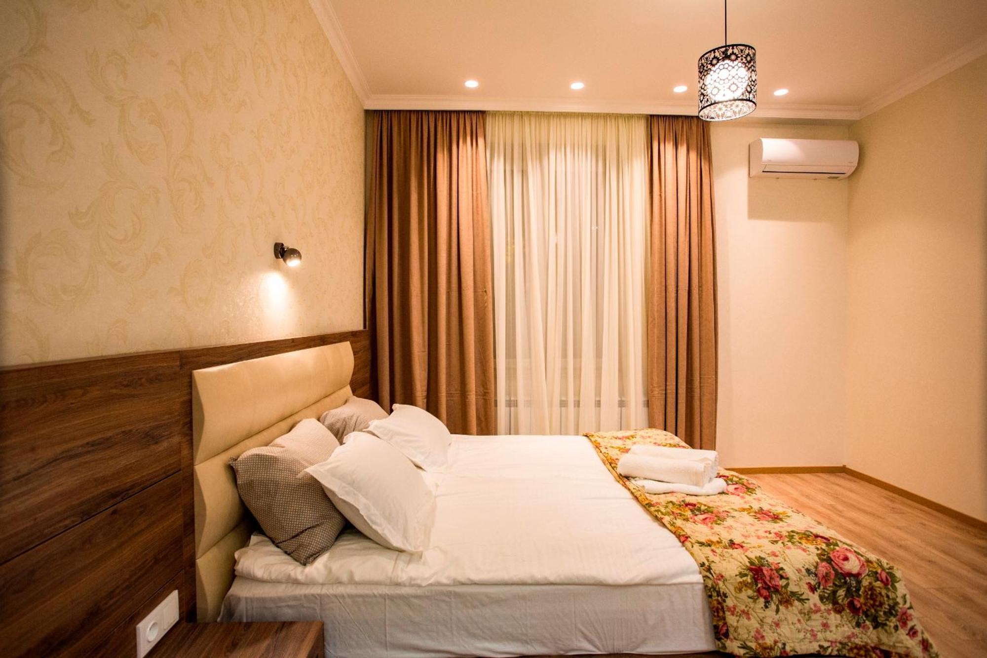 Yellow Apartment In Avlabari Τυφλίδα Εξωτερικό φωτογραφία