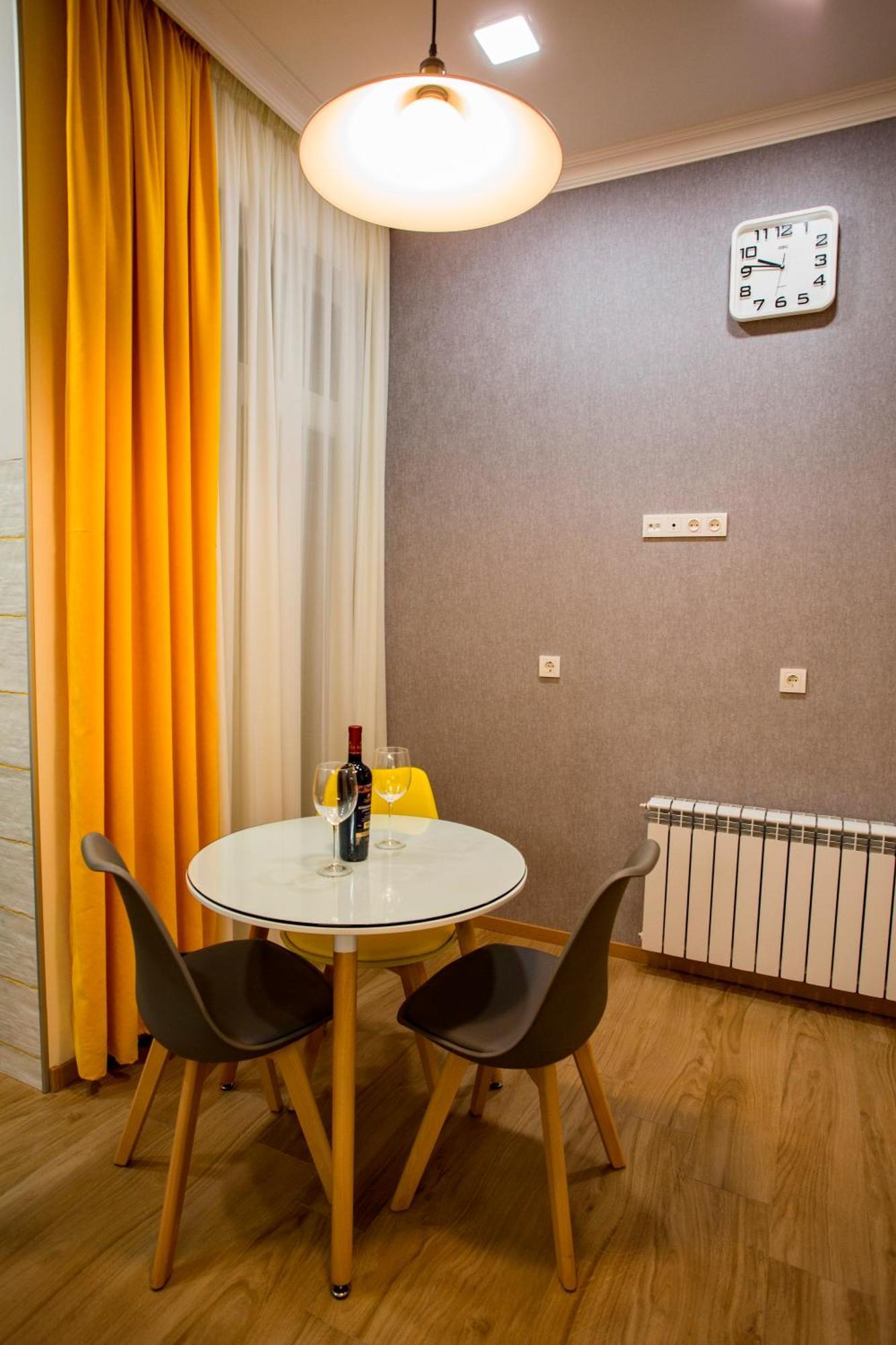 Yellow Apartment In Avlabari Τυφλίδα Εξωτερικό φωτογραφία