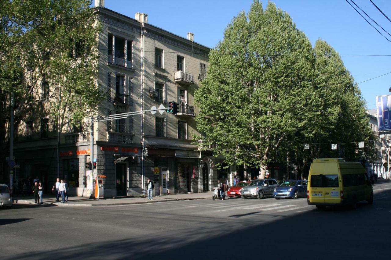 Yellow Apartment In Avlabari Τυφλίδα Εξωτερικό φωτογραφία
