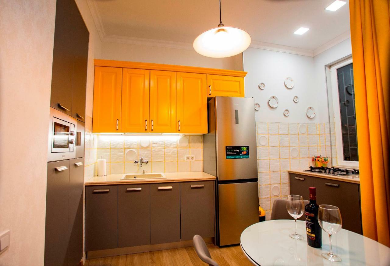 Yellow Apartment In Avlabari Τυφλίδα Εξωτερικό φωτογραφία