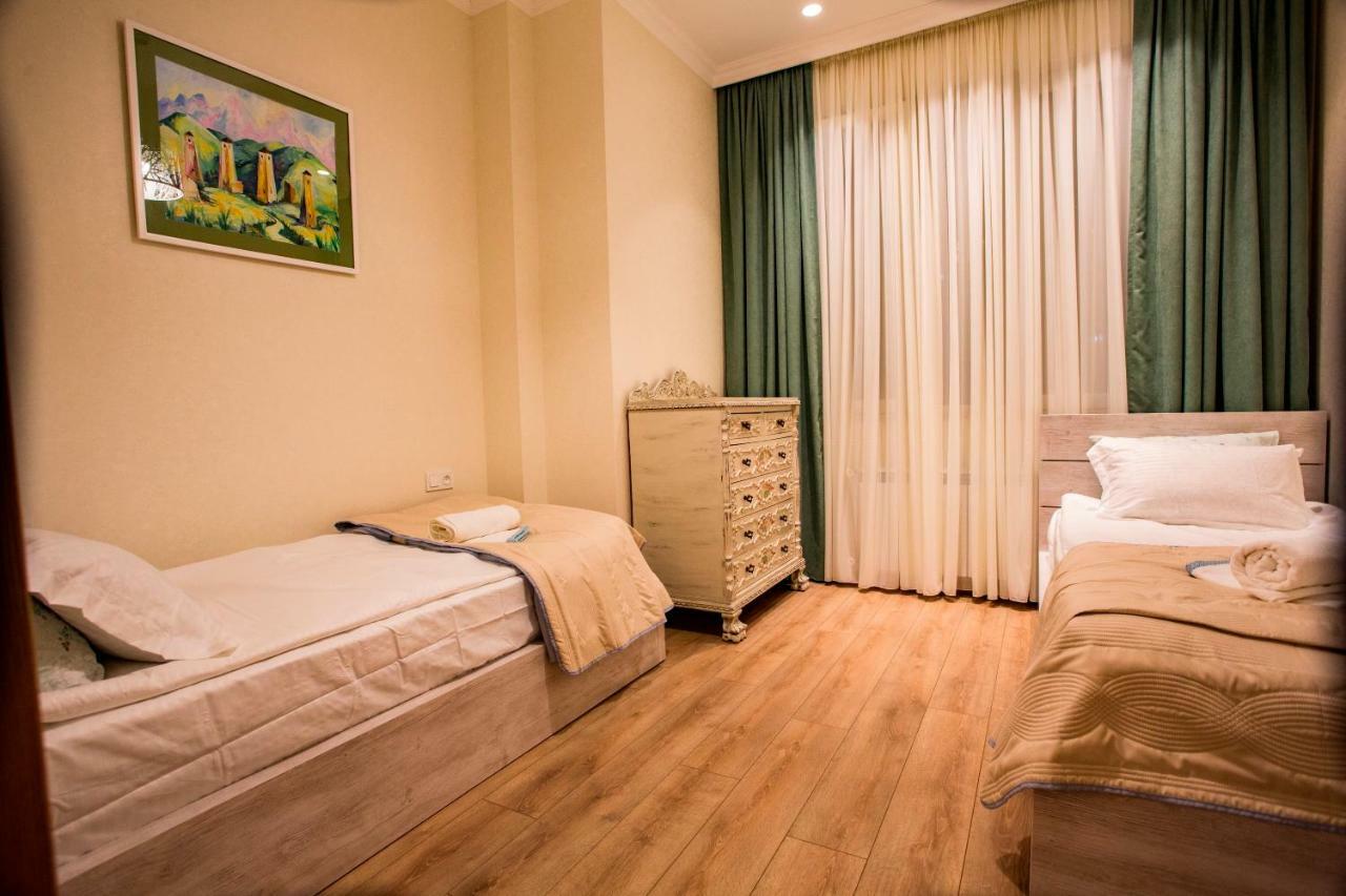 Yellow Apartment In Avlabari Τυφλίδα Εξωτερικό φωτογραφία